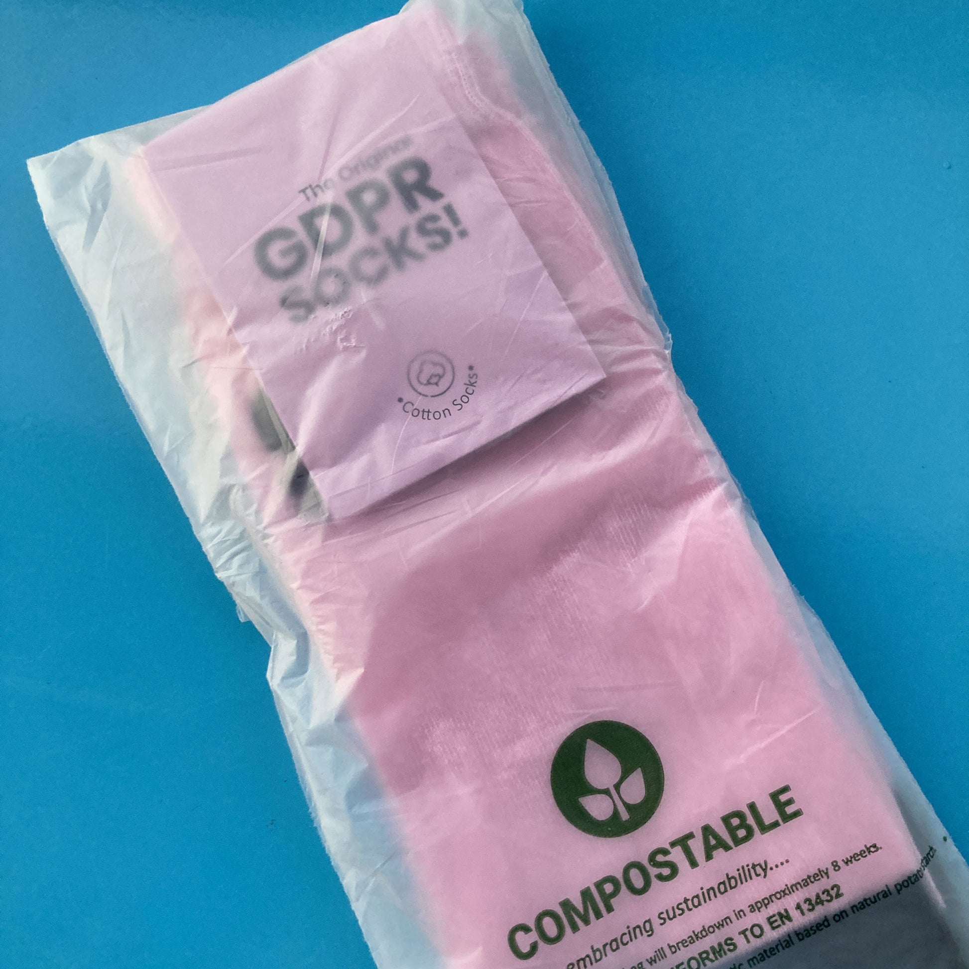Sokker med GDPR SOCKS pink